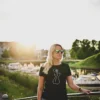 Naiste T-särk joonistus naise siluet tshirt blacksunset eesti disain pärnu
