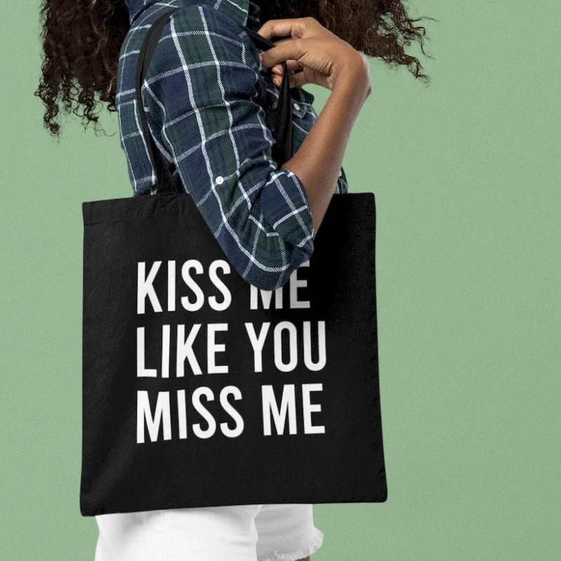 Kiss Me Like You Miss Me Helkurkott Must Tote Bag Stiilne ja Praktiline Riidest Kott Blacksunset (2)_1