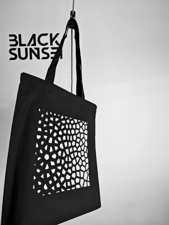 Mudcrack tote bag Blacksunset helkurkott kandekott eesti disain must riidest kott (10)_1