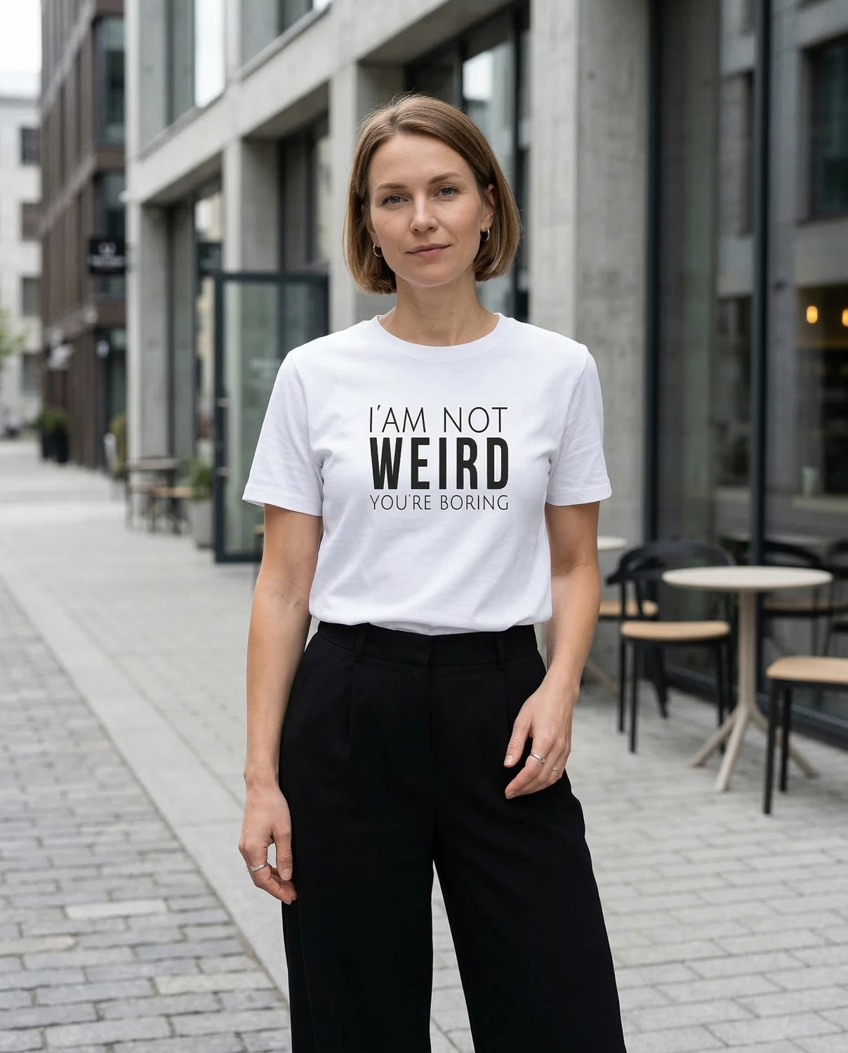 I’m Not Weird, You’re Boring unisex T-särk - Image 4