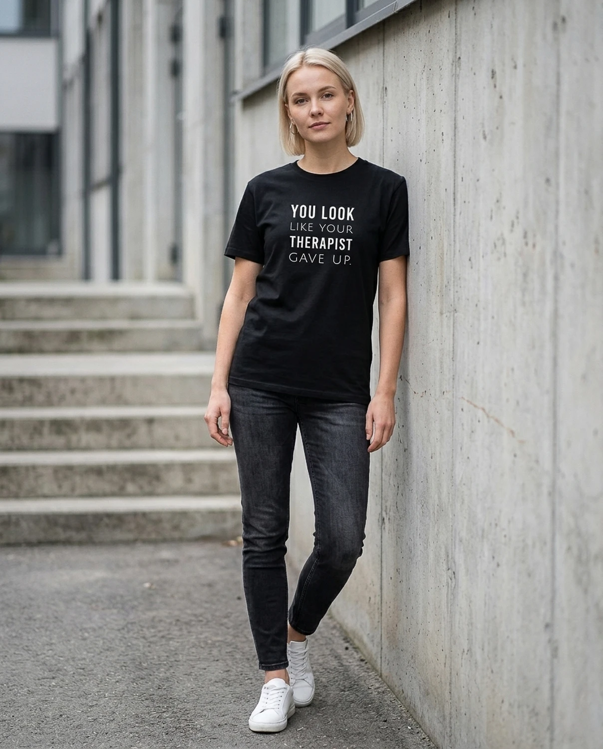 You Look Like Your Therapist Gave Up unisex T-särk - Image 3