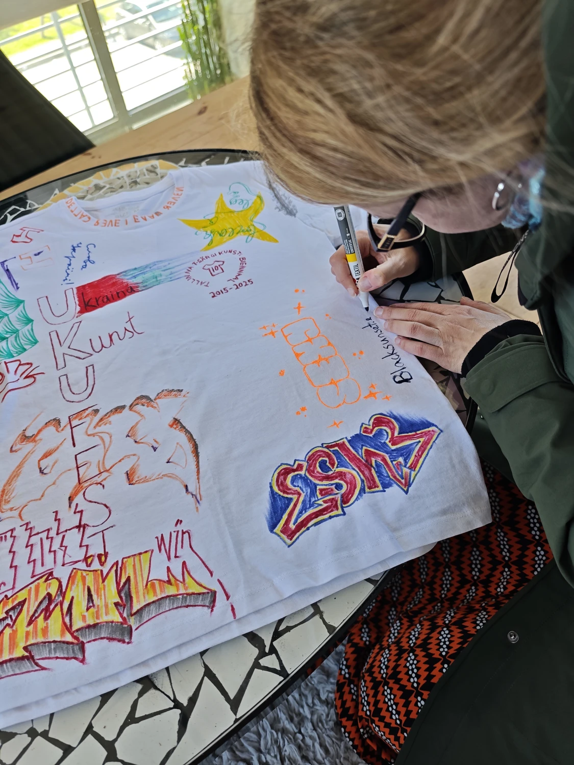 Tallinna T-särgikunsti biennaalil blacksunset (1)_result