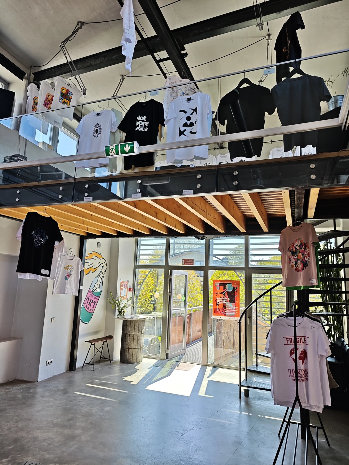 Tallinna T-särgikunsti biennaalil blacksunset (1)_result