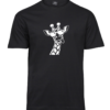Must Unisex Black Giraffe T-särk päikeseprillide ja välja sirutatud keelega kaelkirjakuga, eestvaade.