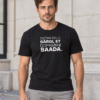 Rasmus on a street wearing a black Unisex T-shirt with the Estonian print “Ostsin selle särgi, et dopamiini saada.”