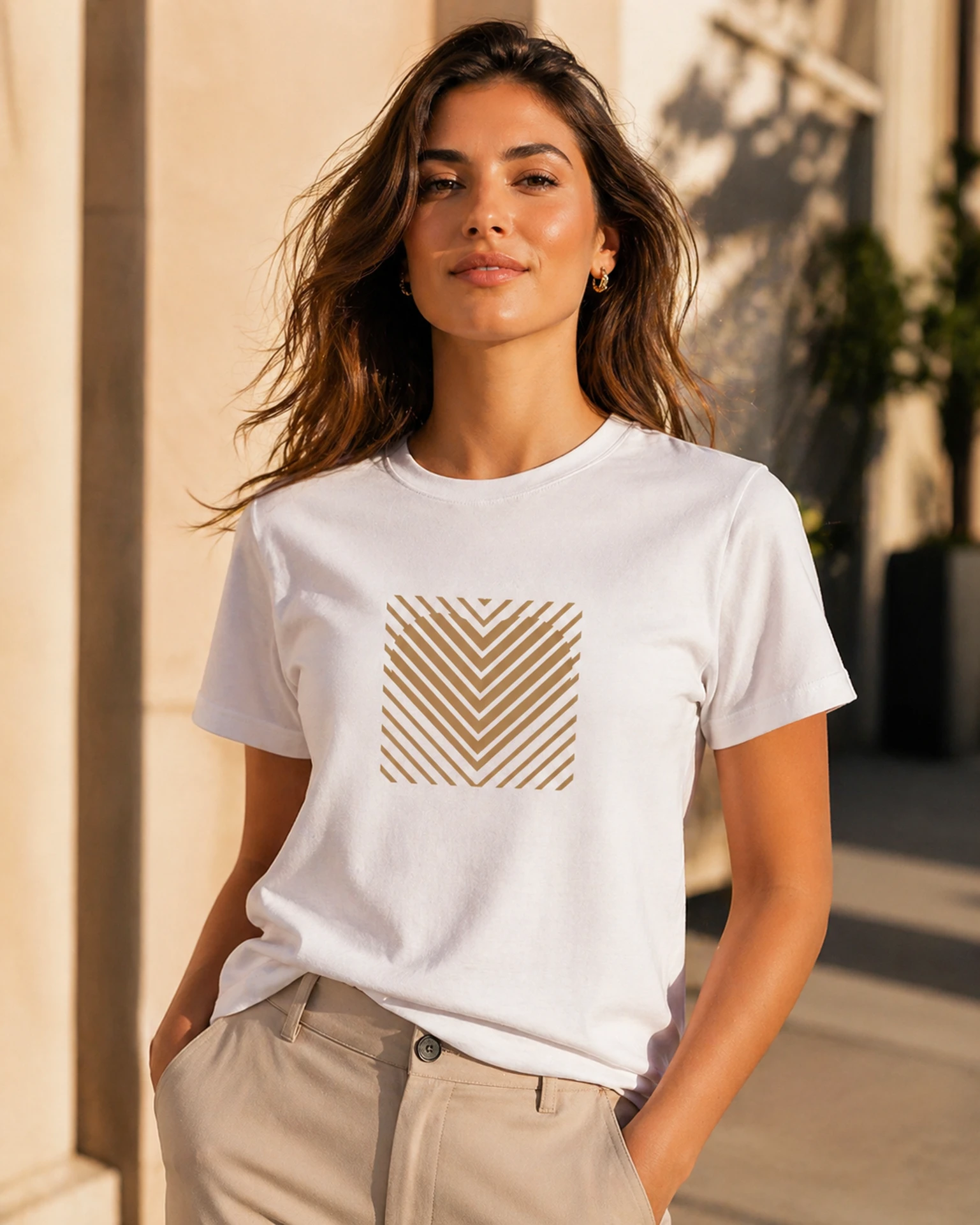 Heart Stripe valge T-särk kuldse triibusüdamega